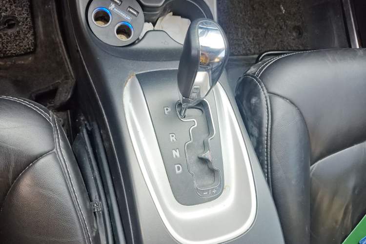 Used Dodge Journey 2013 2.4L Two-Wheel Drive Luxury Version Gear Lever