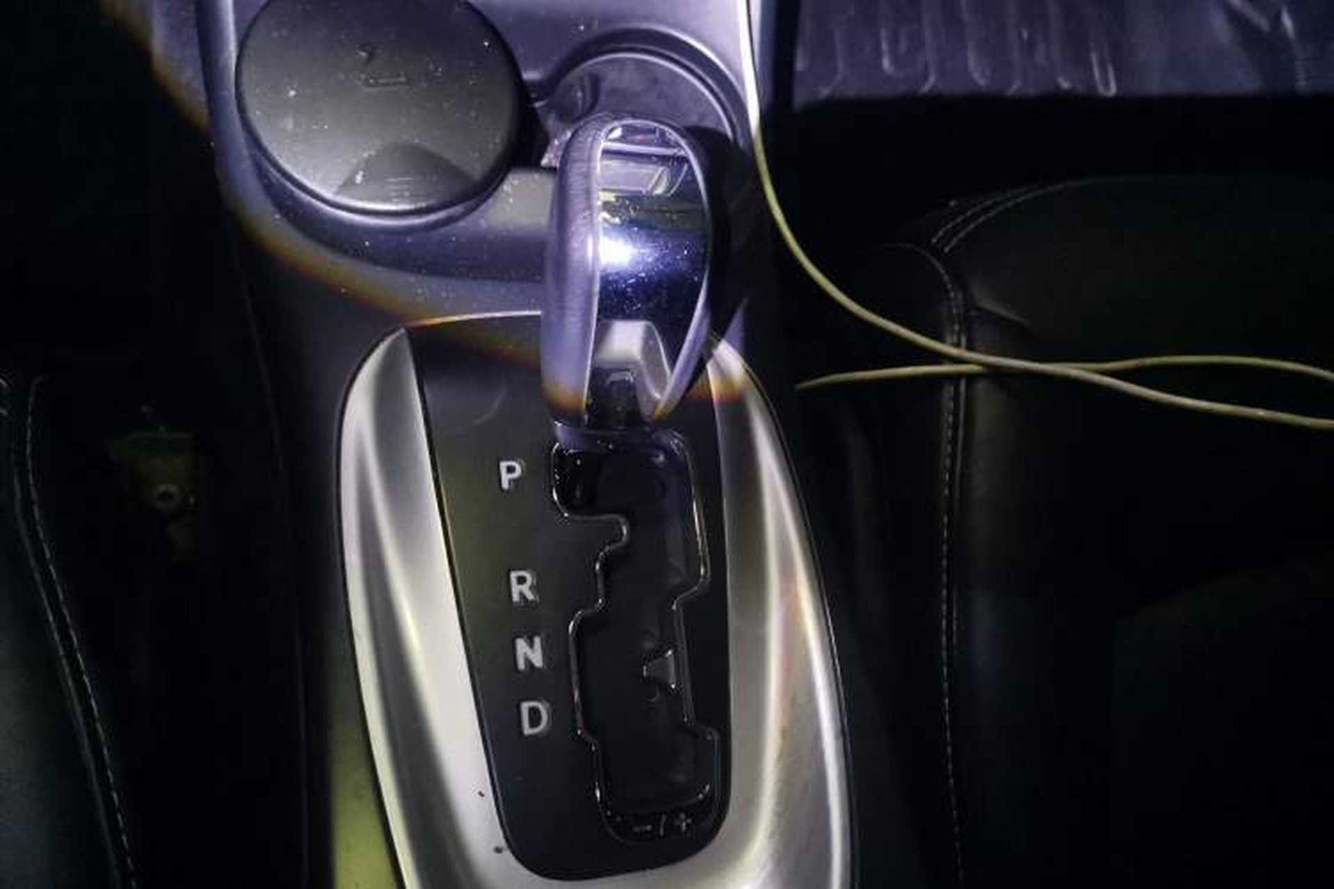 Used Dodge Journey 2013 2.4L Two-Wheel Drive Luxury Version Gear Lever