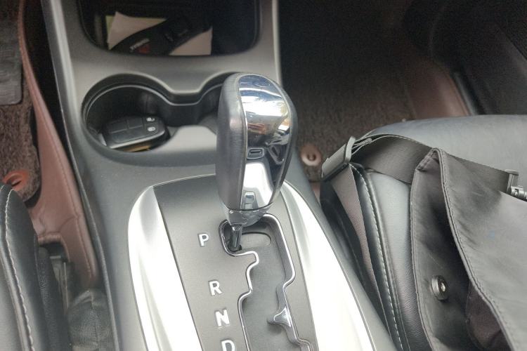 Used Dodge Journey 2013 2.4L Two-Wheel Drive Luxury Version Gear Lever