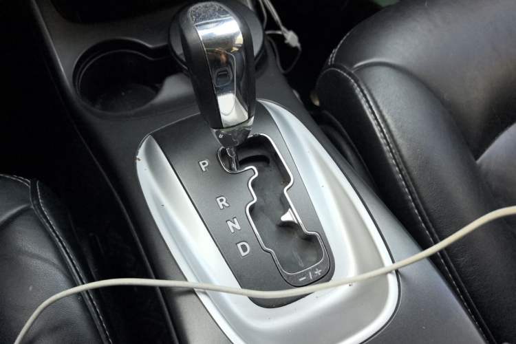 Used Dodge Journey 2013 2.4L Two-Wheel Drive Luxury Version Gear Lever