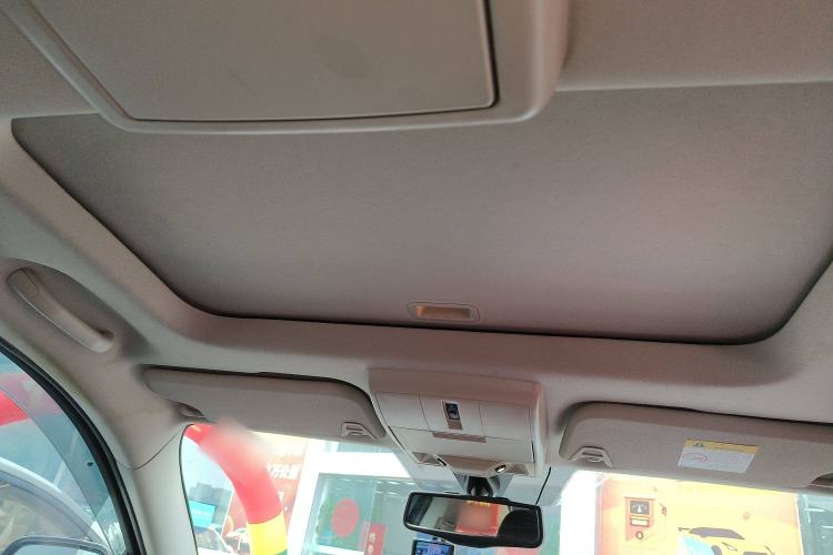 Used Dodge Journey 2013 2.4L Two-Wheel Drive Luxury Version Headliner