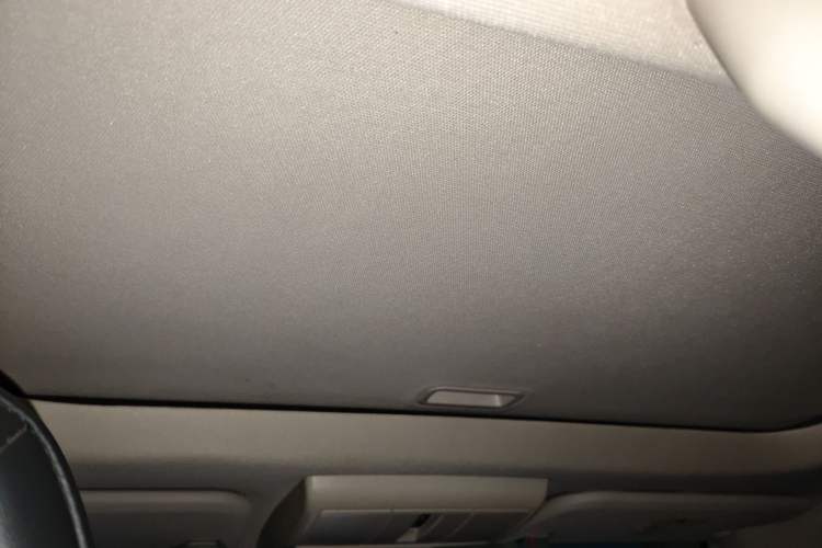 Used Dodge Journey 2013 2.4L Two-Wheel Drive Luxury Version Headliner