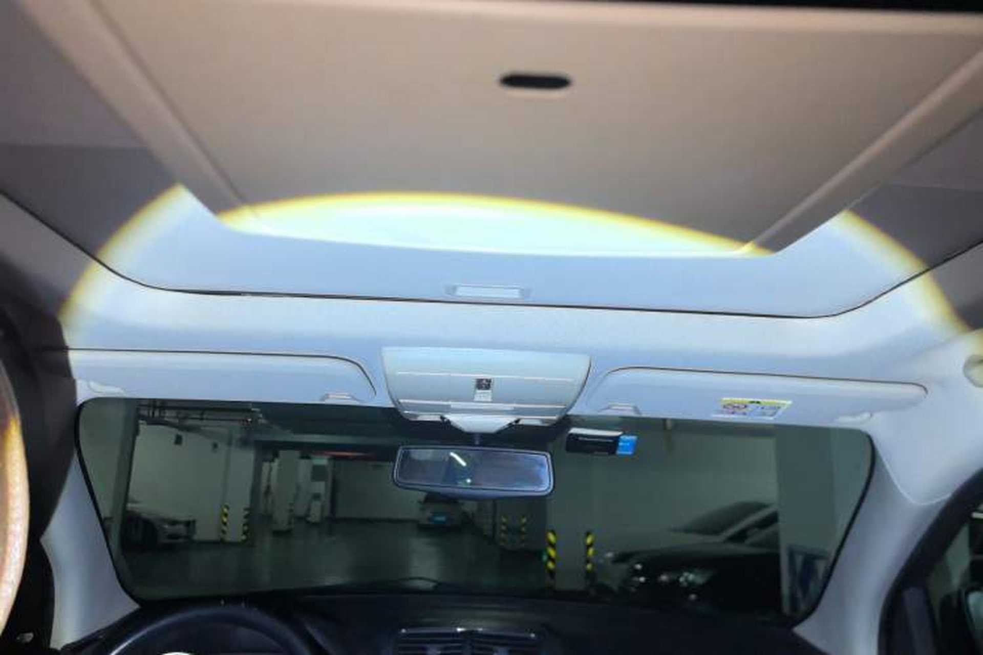Used Dodge Journey 2013 2.4L Two-Wheel Drive Luxury Version Headliner