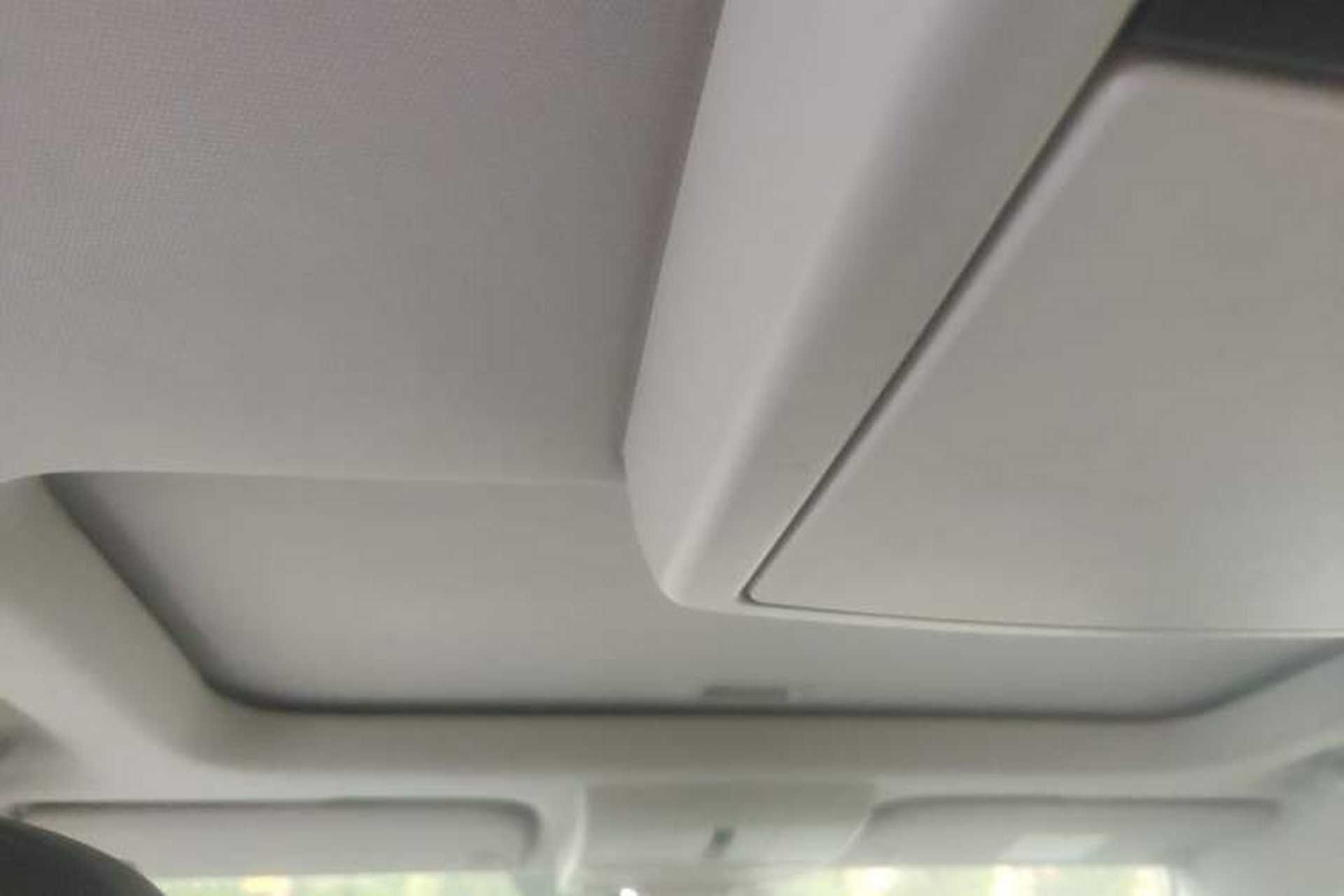 Used Dodge Journey 2013 2.4L Two-Wheel Drive Luxury Version Headliner