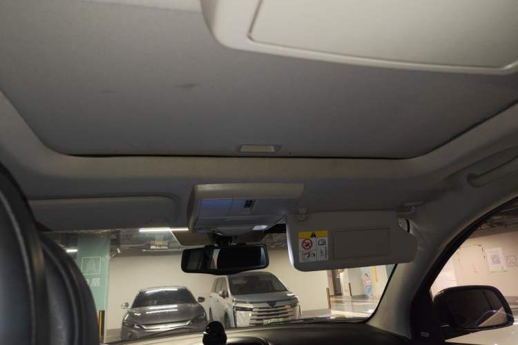Used Dodge Journey 2013 2.4L Two-Wheel Drive Luxury Version Headliner