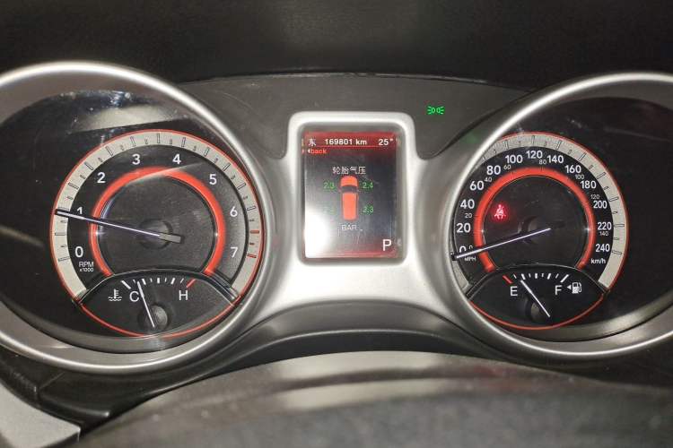 Used Dodge Journey 2013 2.4L Two-Wheel Drive Luxury Version Instrument Cluster