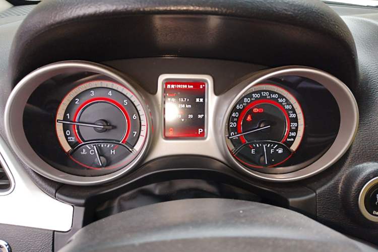Used Dodge Journey 2013 2.4L Two-Wheel Drive Luxury Version Instrument Cluster