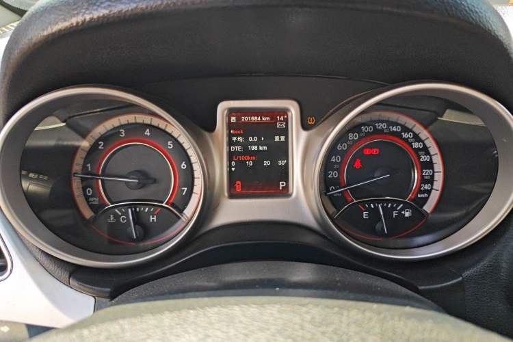 Used Dodge Journey 2013 2.4L Two-Wheel Drive Luxury Version Instrument Cluster