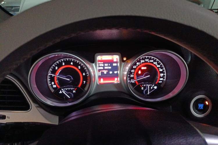 Used Dodge Journey 2013 2.4L Two-Wheel Drive Luxury Version Instrument Cluster