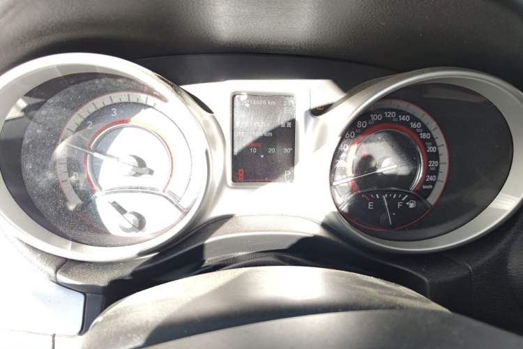 Used Dodge Journey 2013 2.4L Two-Wheel Drive Luxury Version Instrument Cluster