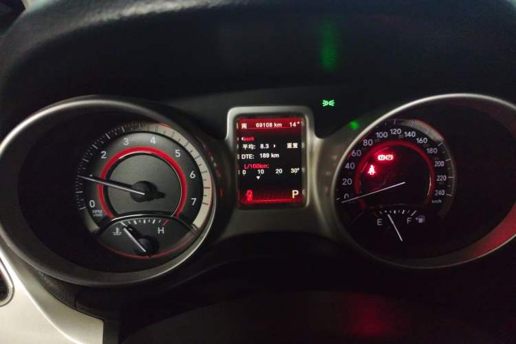 Used Dodge Journey 2013 2.4L Two-Wheel Drive Luxury Version Instrument Cluster