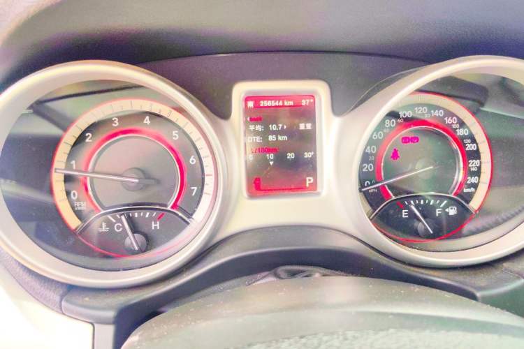 Used Dodge Journey 2013 2.4L Two-Wheel Drive Luxury Version Instrument Cluster