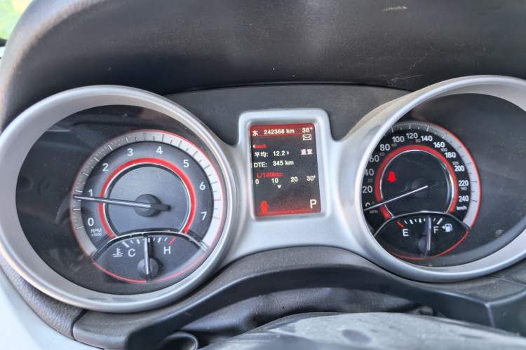 Used Dodge Journey 2013 2.4L Two-Wheel Drive Luxury Version Instrument Cluster