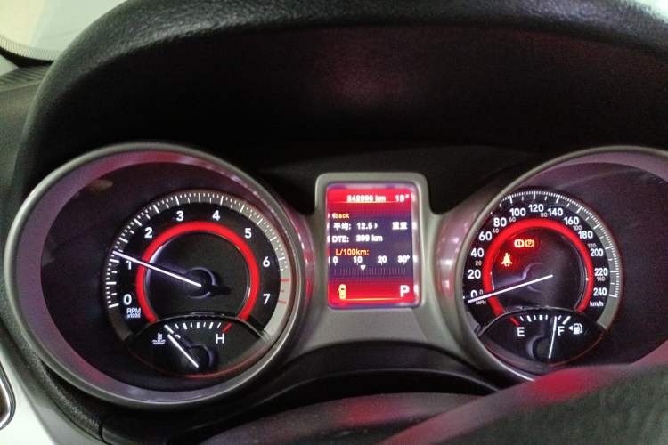 Used Dodge Journey 2013 2.4L Two-Wheel Drive Luxury Version Instrument Cluster