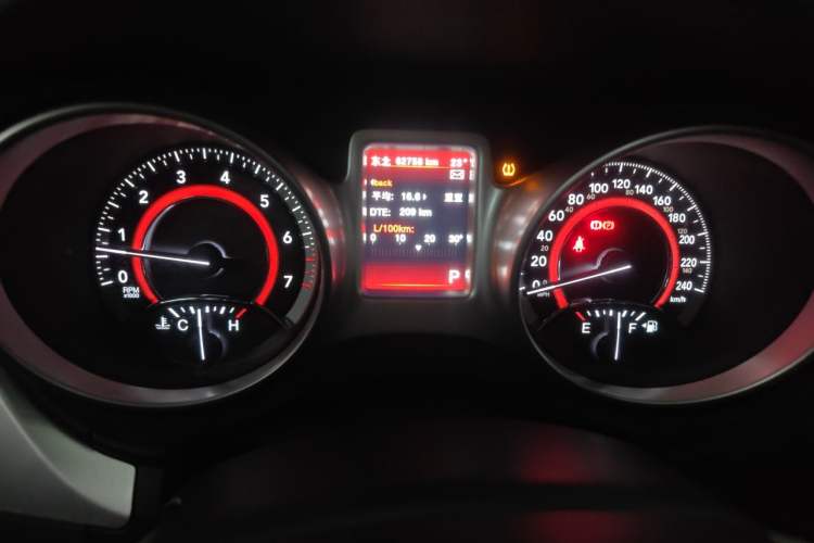 Used Dodge Journey 2013 2.4L Two-Wheel Drive Luxury Version Instrument Cluster