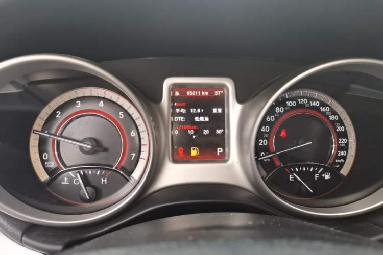Used Dodge Journey 2013 2.4L Two-Wheel Drive Luxury Version Instrument Cluster