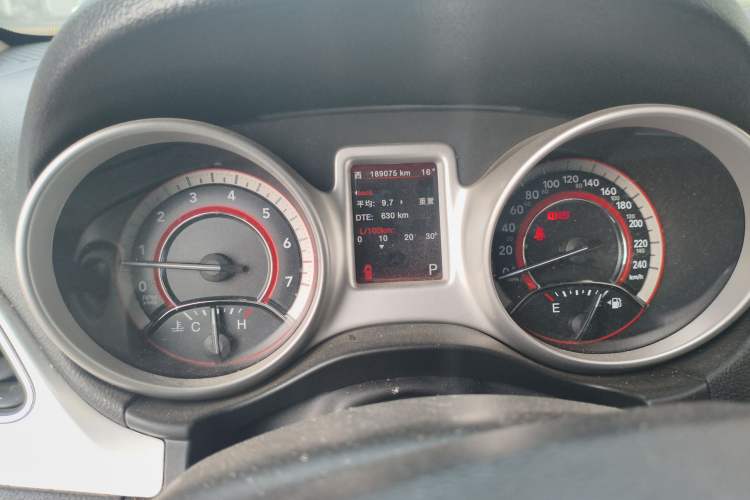 Used Dodge Journey 2013 2.4L Two-Wheel Drive Luxury Version Instrument Cluster