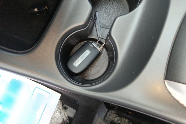 Used Dodge Journey 2013 2.4L Two-Wheel Drive Luxury Version Interior 1