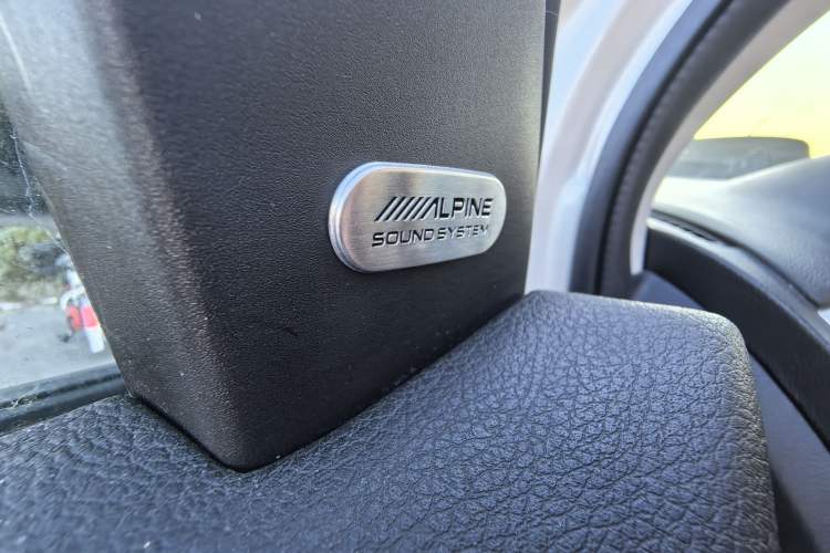 Used Dodge Journey 2013 2.4L Two-Wheel Drive Luxury Version Interior 14