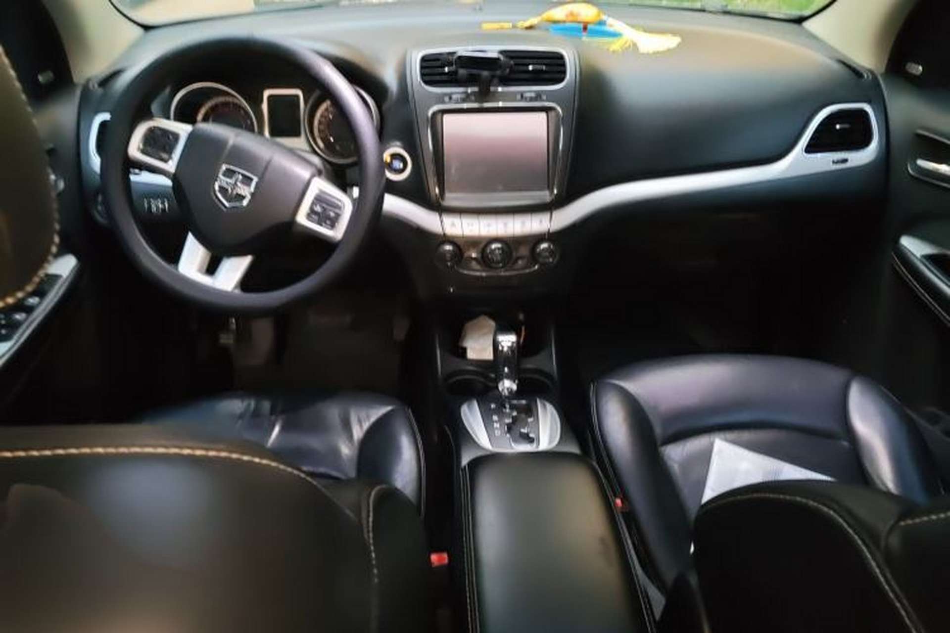 Used Dodge Journey 2013 2.4L Two-Wheel Drive Luxury Version Interior 2