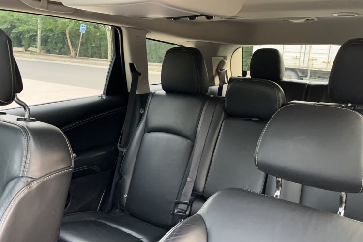 Used Dodge Journey 2013 2.4L Two-Wheel Drive Luxury Version Interior 5