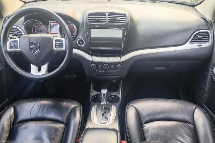 Used Dodge Journey 2013 2.4L Two-Wheel Drive Luxury Version Interior 7