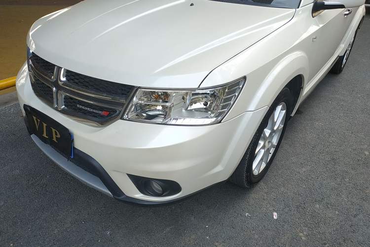 Used Dodge Journey 2013 2.4L Two-Wheel Drive Luxury Version Left Front Headlight