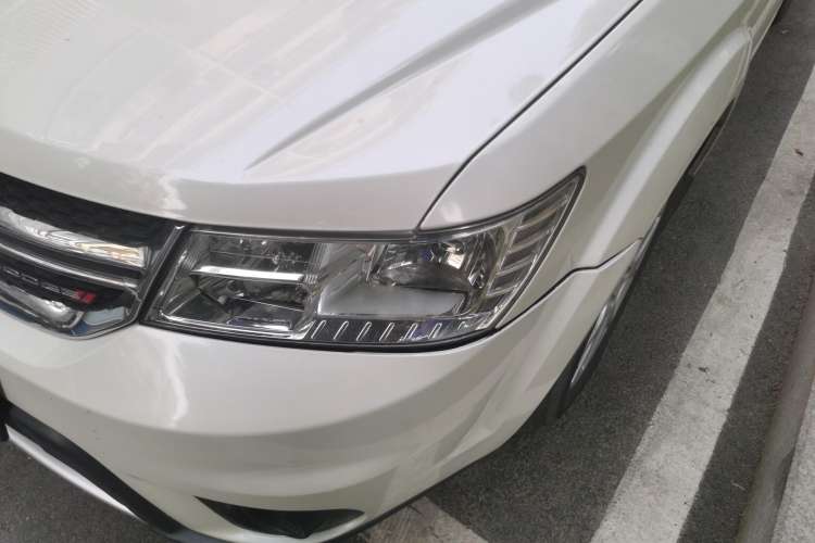 Used Dodge Journey 2013 2.4L Two-Wheel Drive Luxury Version Left Front Headlight