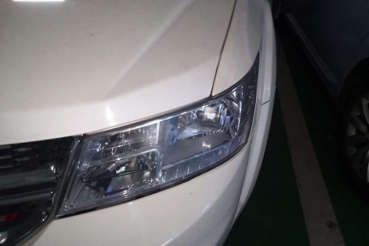 Used Dodge Journey 2013 2.4L Two-Wheel Drive Luxury Version Left Front Headlight