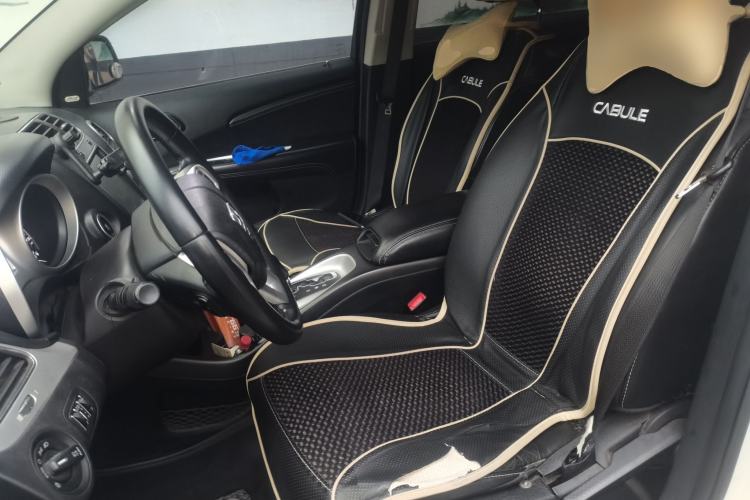 Used Dodge Journey 2013 2.4L Two-Wheel-Drive Smart Edition Left Front Seat