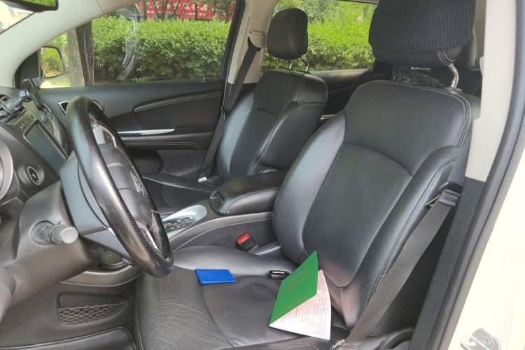 Used Dodge Journey 2013 3.6L Four-Wheel Drive Flagship Edition Left Front Seat