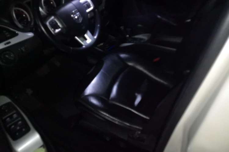 Used Dodge Journey 2013 2.4L Two-Wheel Drive Luxury Version Left Front Seat