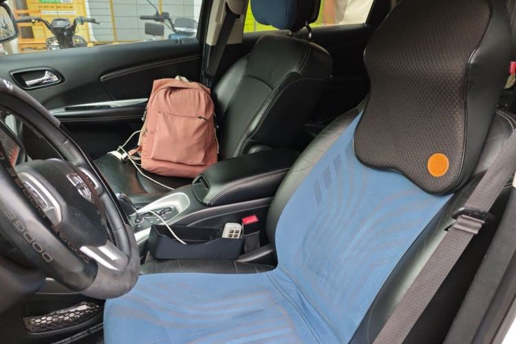Used Dodge Journey 2013 2.4L Two-Wheel Drive Luxury Version Left Front Seat
