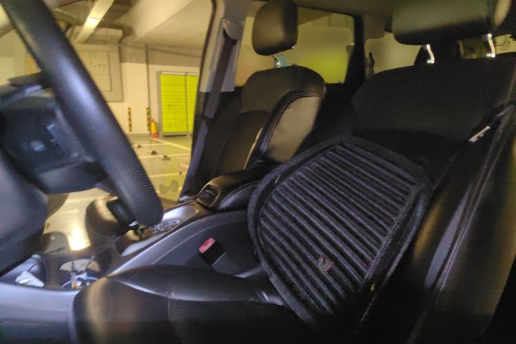 Used Dodge Journey 2013 2.4L Two-Wheel-Drive Smart Edition Left Front Seat