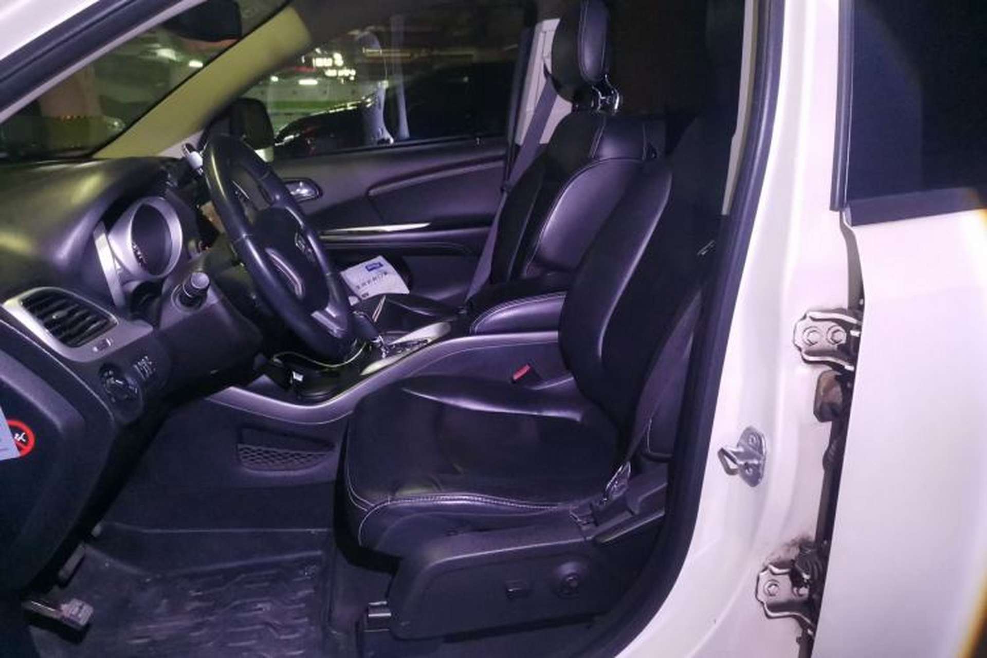 Used Dodge Journey 2013 2.4L Two-Wheel Drive Luxury Version Left Front Seat