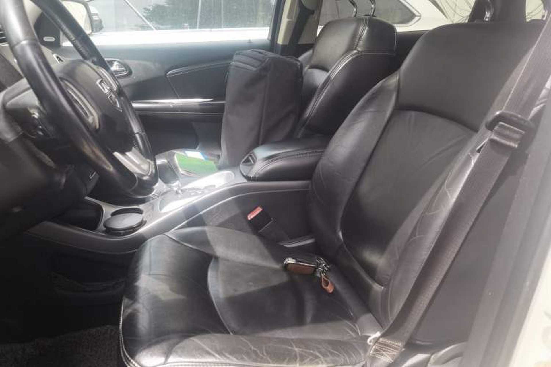 Used Dodge Journey 2013 2.4L Two-Wheel Drive Luxury Version Left Front Seat