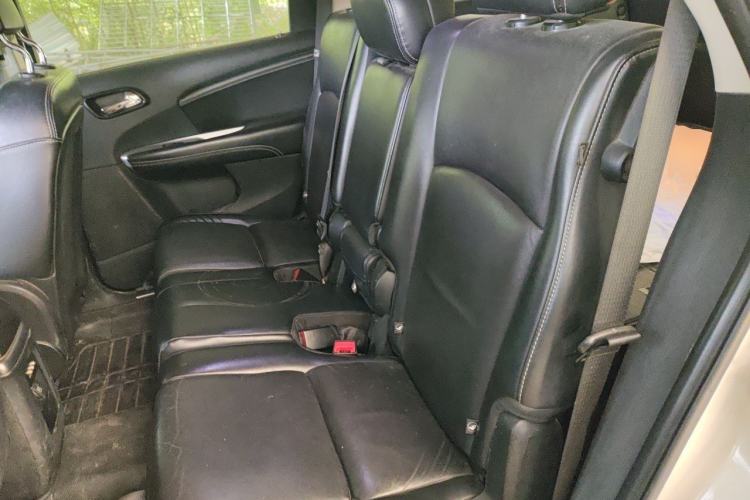Used Dodge Journey 2013 3.6L Four-Wheel Drive Flagship Edition Left Rear Seat