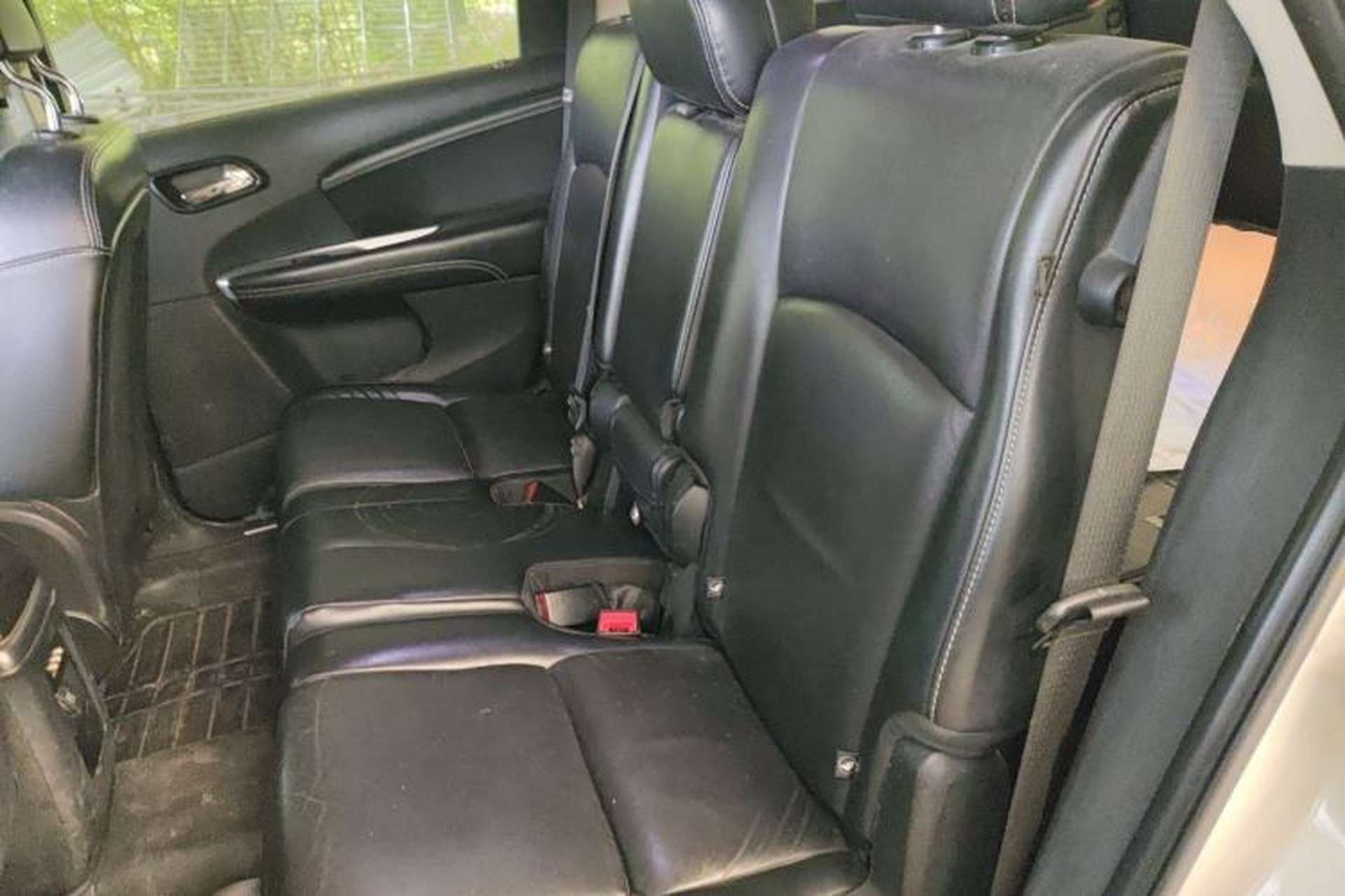 Used Dodge Journey 2013 3.6L Four-Wheel Drive Flagship Edition Left Rear Seat