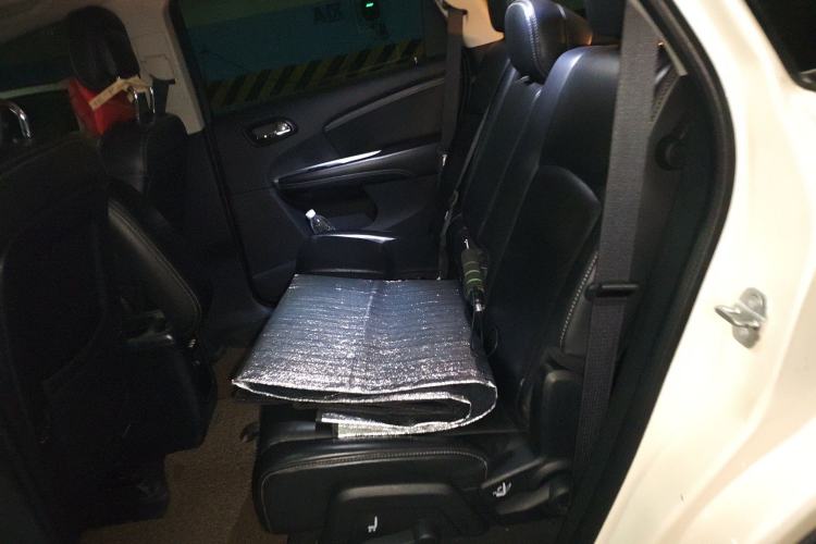 Used Dodge Journey 2013 2.4L Two-Wheel Drive Luxury Version Left Rear Seat