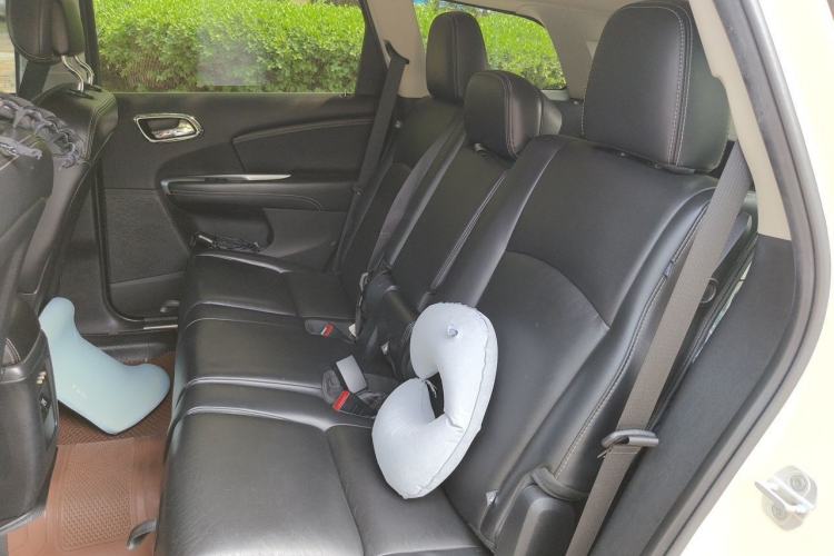 Used Dodge Journey 2013 3.6L Four-Wheel Drive Flagship Edition Left Rear Seat