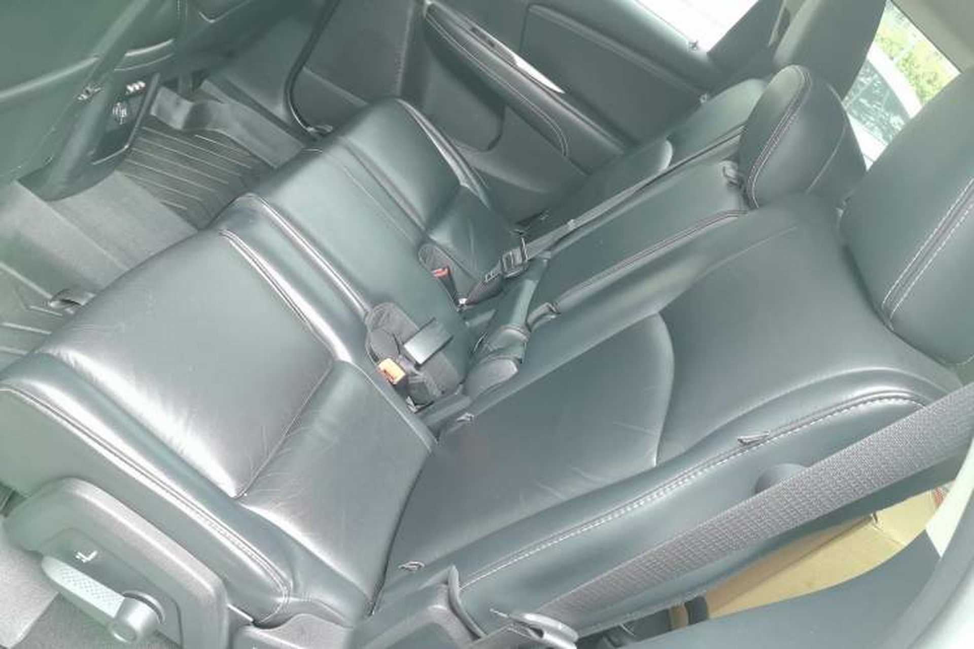 Used Dodge Journey 2013 2.4L Two-Wheel Drive Luxury Version Left Rear Seat