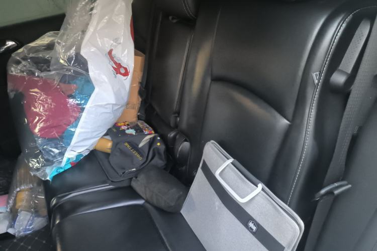 Used Dodge Journey 2013 2.4L Two-Wheel Drive Luxury Version Left Rear Seat