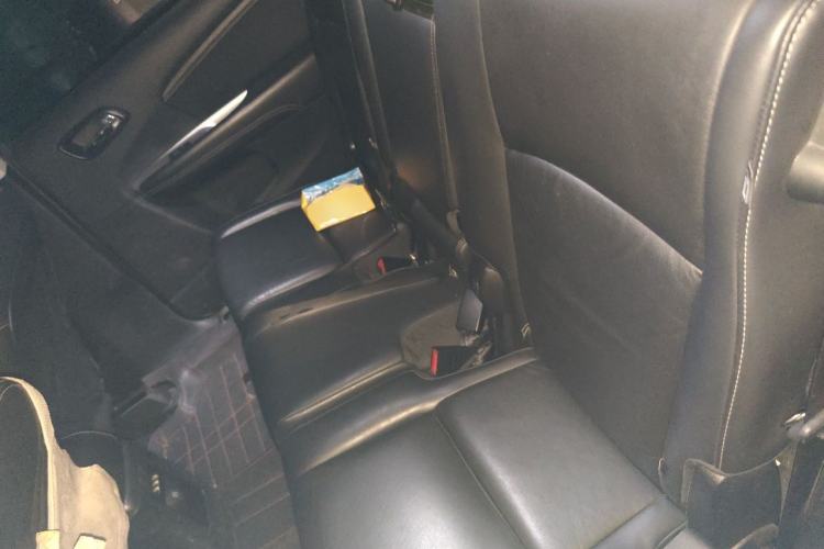 Used Dodge Journey 2013 2.4L Two-Wheel Drive Luxury Version Left Rear Seat