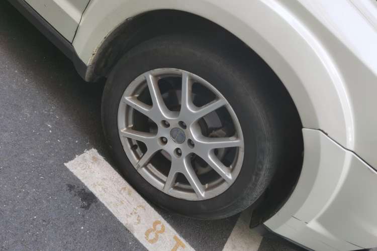 Used Dodge Journey 2013 2.4L Two-Wheel Drive Luxury Version Left Rear Wheel Hub