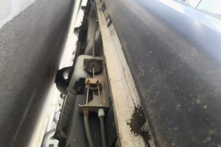Used Dodge Journey 2013 2.4L Two-Wheel Drive Luxury Version Left Side Sill