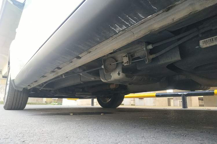 Used Dodge Journey 2013 2.4L Two-Wheel Drive Luxury Version Left Side Sill