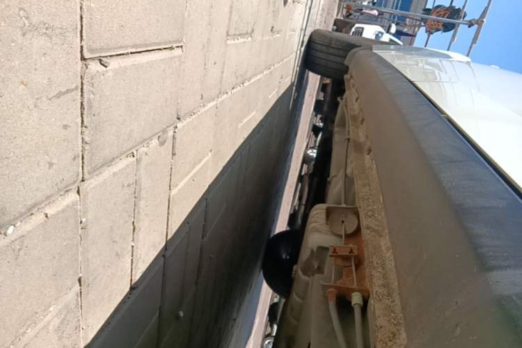 Used Dodge Journey 2013 3.6L Four-Wheel Drive Flagship Edition Left Side Sill