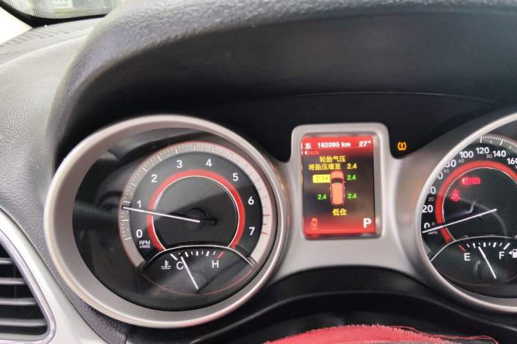 Used Dodge Journey 2013 2.4L Two-Wheel Drive Luxury Version Odometer Close Up