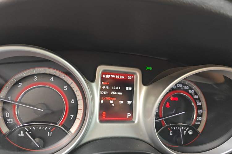 Used Dodge Journey 2013 2.4L Two-Wheel Drive Luxury Version Odometer Close Up