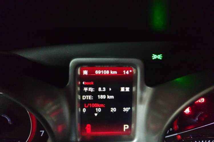 Used Dodge Journey 2013 2.4L Two-Wheel Drive Luxury Version Odometer Close Up